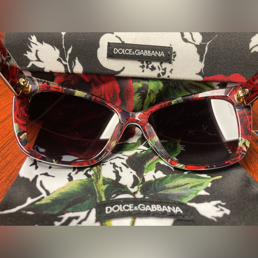 ❌SOLD❌DOLCE & GABBANA SUNGLASSES - Picture 7 of 7